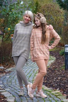 Preview: Baumwolljacquard Xaver by Swafing Flieder mit Herzen Karo